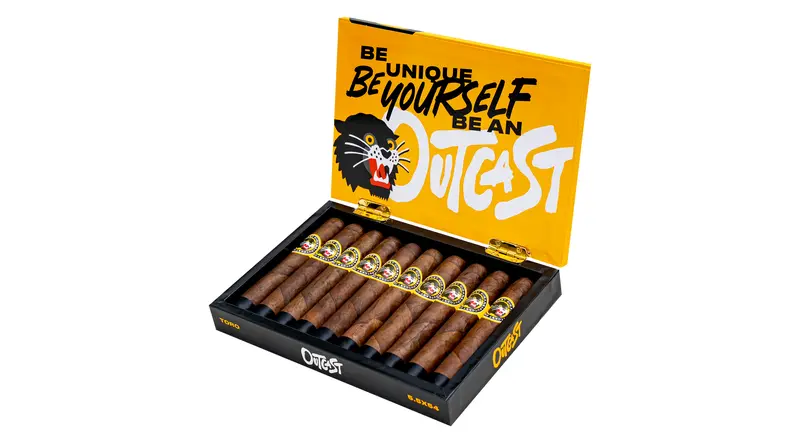 outcast-toro-cigar-box-open (1).webp