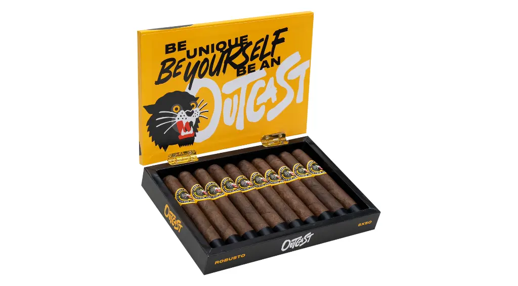 outcast-robusto-cigar-box-open (1).webp