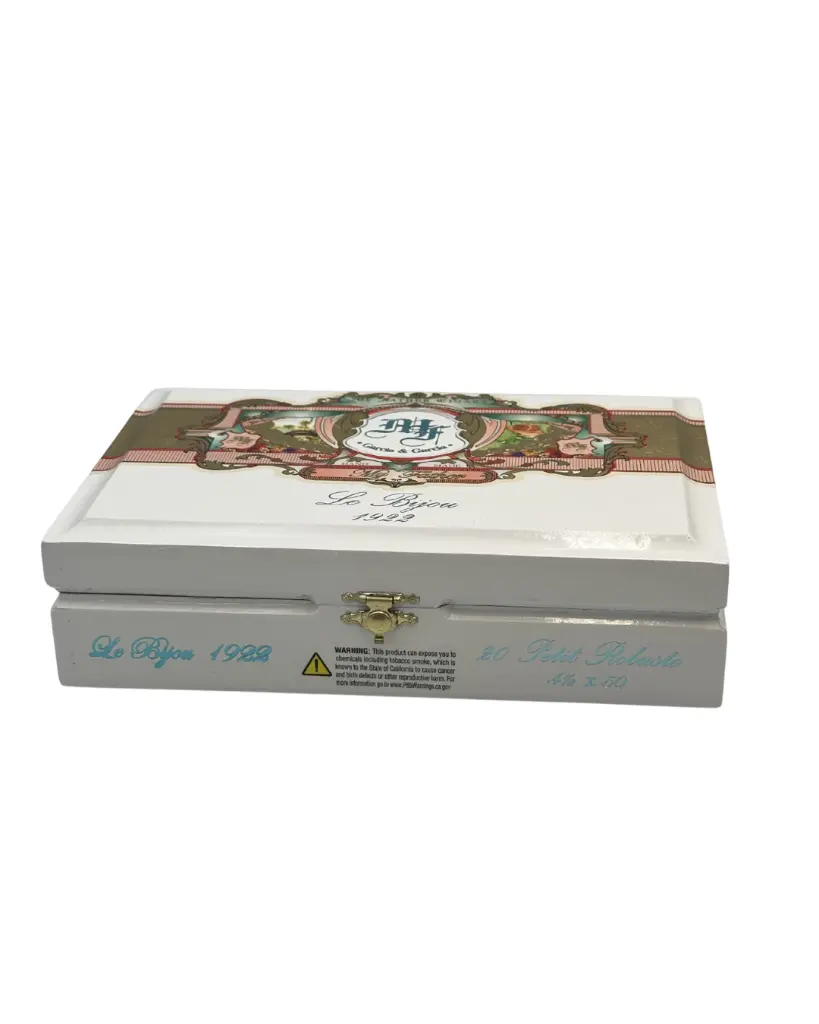 my-father-le-bijou-1922-petit-robusto-closed-box (1).webp