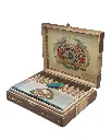 my-father-la-gran-oferta-toro-closed-box-angle.webp