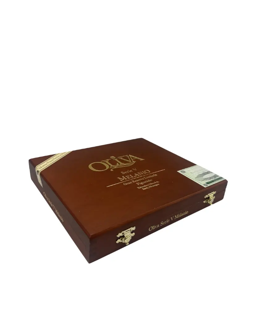 oliva-serie-v-melanio-churchill-box-closed (2).webp