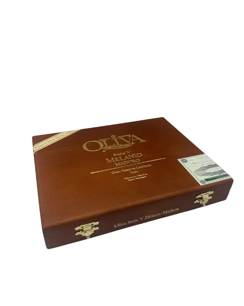 oliva-serie-v-melanio-maduro-toro-closed-box-angle-left (1).webp