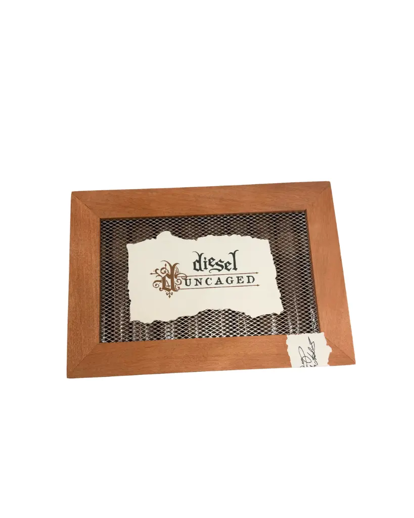 diesel-uncaged-gigante-cigar-box-closed (1).webp