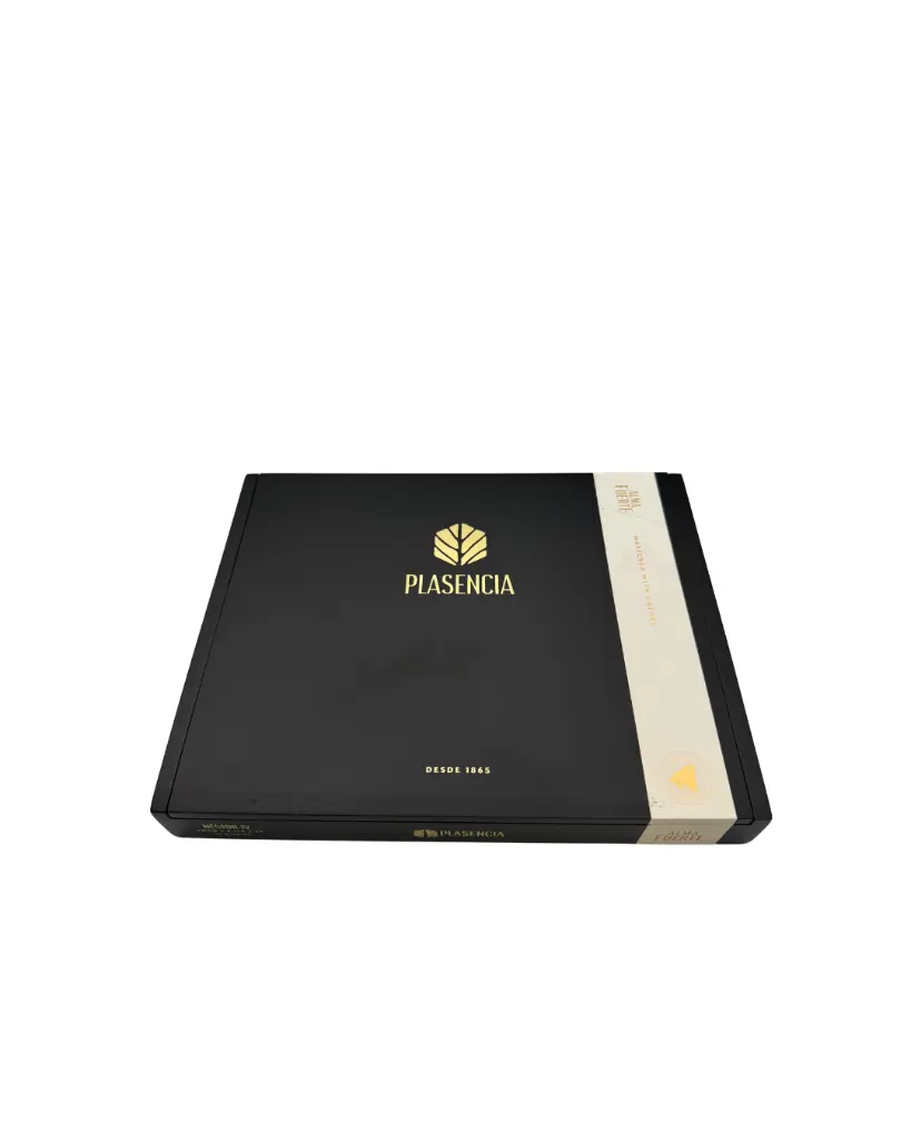 plasencia-alma-fuerte-nestor-iv-closed-cigar-box.png.webp