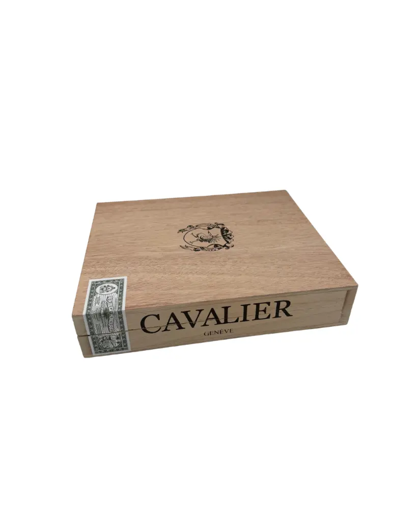 cavalier-small-batch-lancero-closed-cigar-box (2).webp