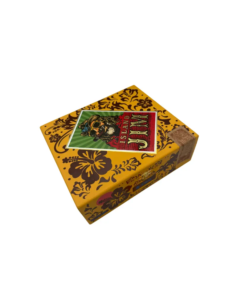 oscar-valladares-island-jim-connecticut-cigar-box-angle (2).webp